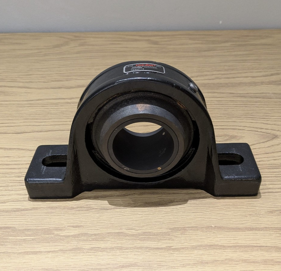 Rexnord Link-Belt 3235PT3 Pillow Block Sleeve Graphite Bearing 2-3/16 Rexnord Link-Belt 3235PT3 Pillow Block Sleeve Graphite Bearing 2-3/16