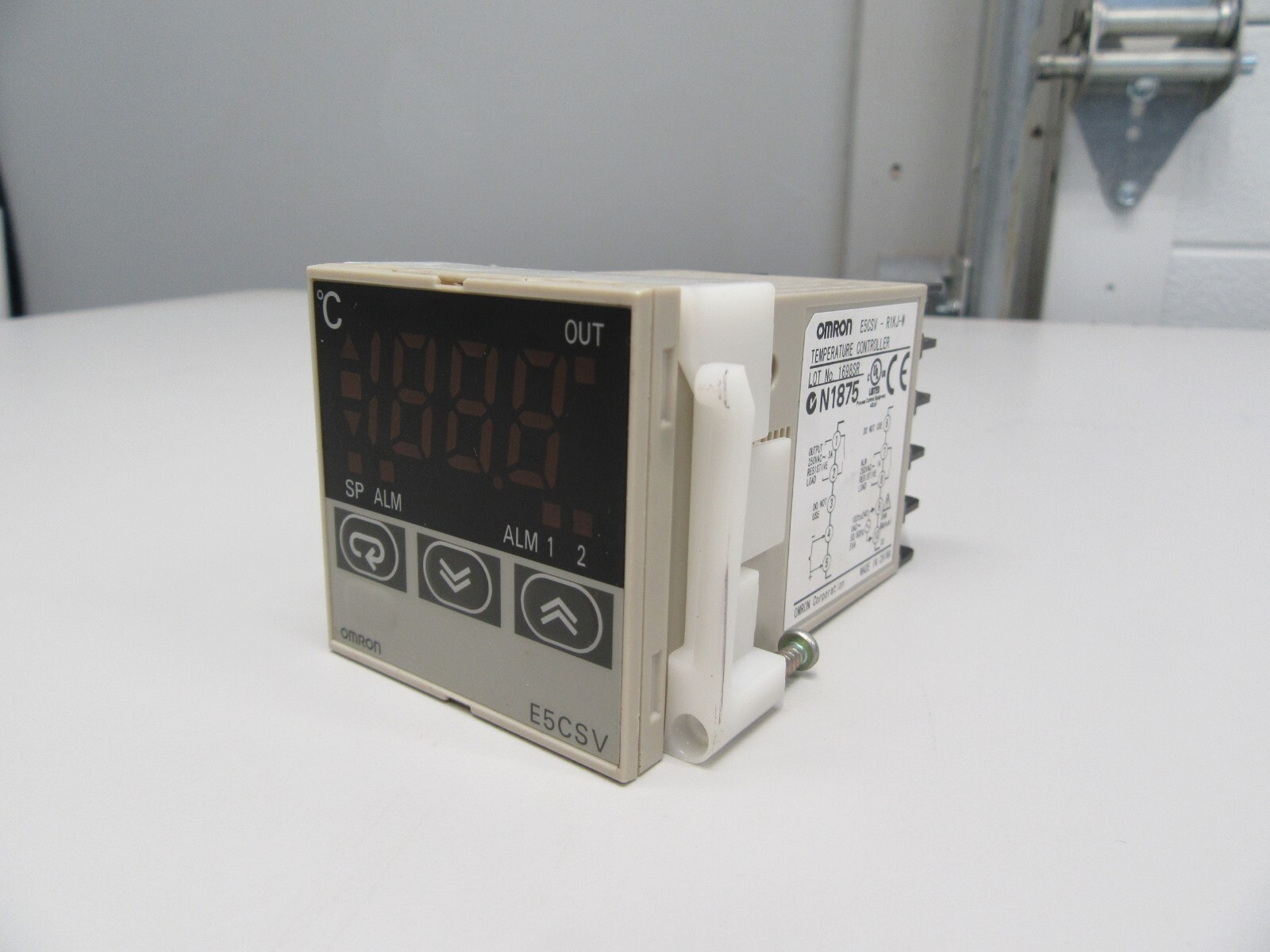 E5CSV-R1KJ-W Omron Digital Process Temperature Controller E5CSVR1KJW E5CSV-R1KJ-W Omron Digital Process Temperature Controller E5CSVR1KJW