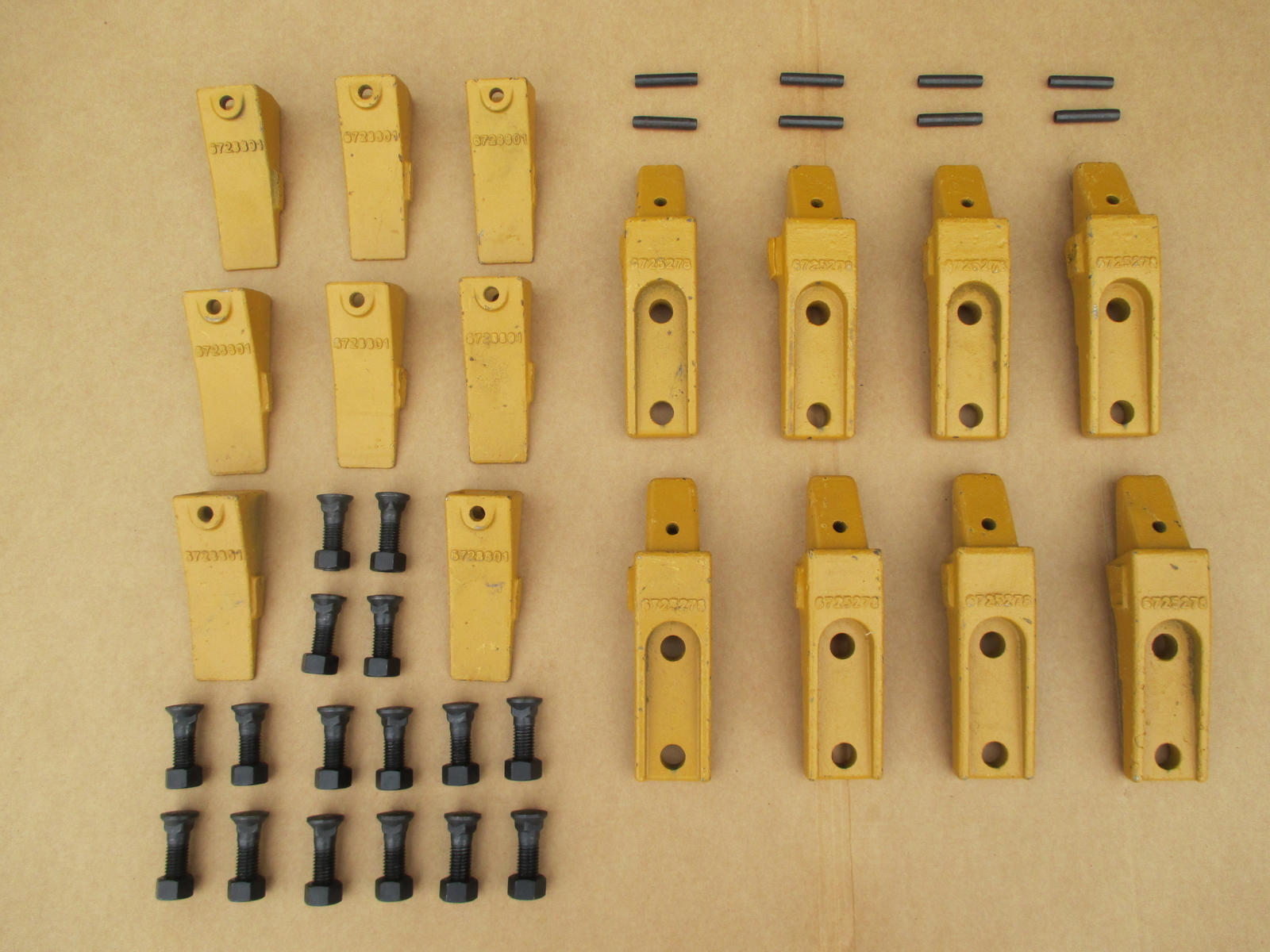 8 Mini Excavator Bucket Shanks, Teeth, Pins & Hardware Fits Many Bobcats 6725278 8 Mini Excavator Bucket Shanks, Teeth, Pins & Hardware Fits Many Bobcats 6725278