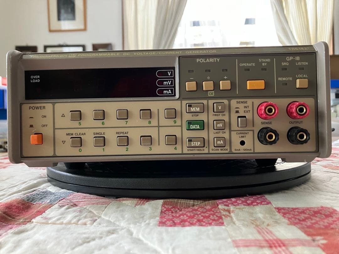 ADVANTEST (TAKEDA RIKEN)TR6142 Programmable DC Voltage / Current Generator ADVANTEST (TAKEDA RIKEN)TR6142 Programmable DC Voltage / Current Generator
