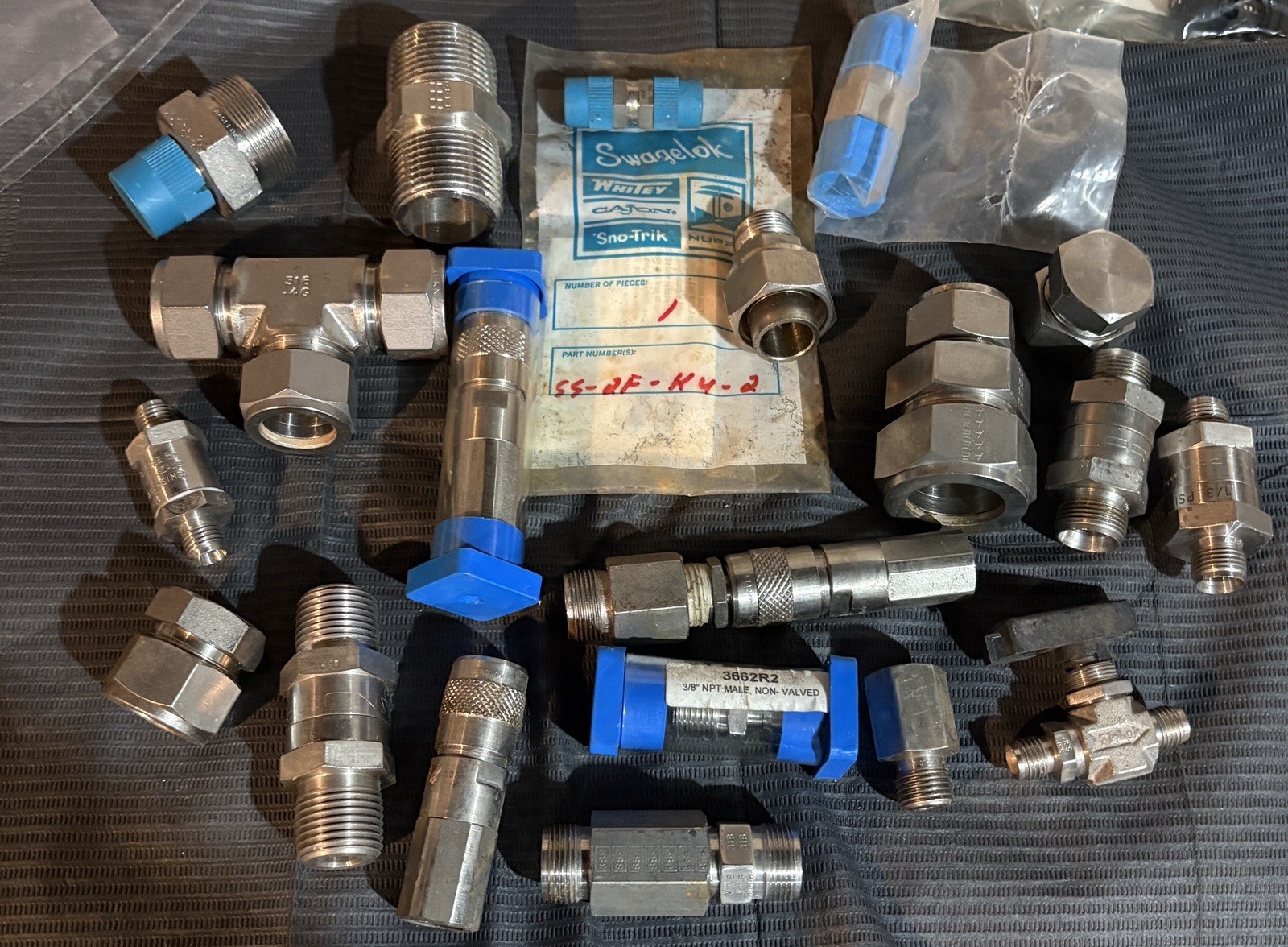 20pc Swagelok Whitey Cajon Nupro Stainless Fittings Quick Connect Lot NOS 20pc Swagelok Whitey Cajon Nupro Stainless Fittings Quick Connect Lot NOS