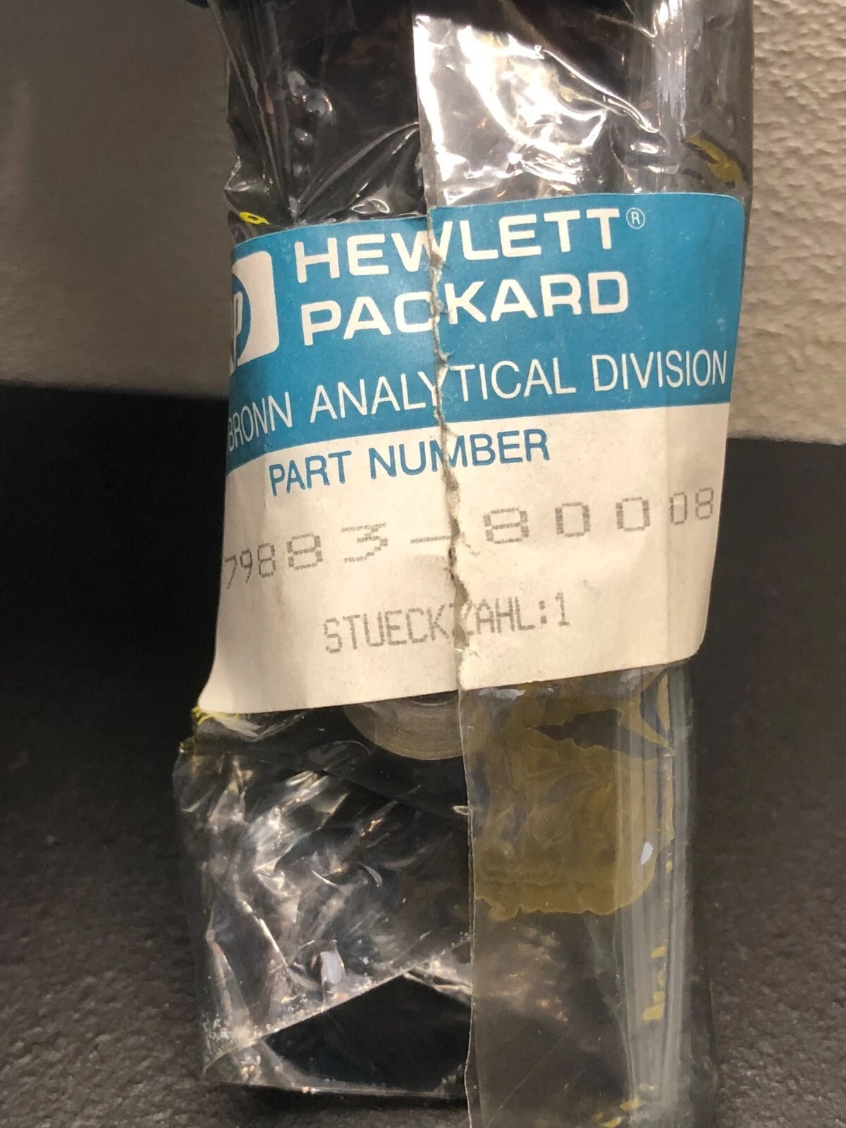 Agilent Hewlett Packard PN 79883-80008 Flow Cell 8mm Slit Assembly 8NM Agilent Hewlett Packard PN 79883-80008 Flow Cell 8mm Slit Assembly 8NM