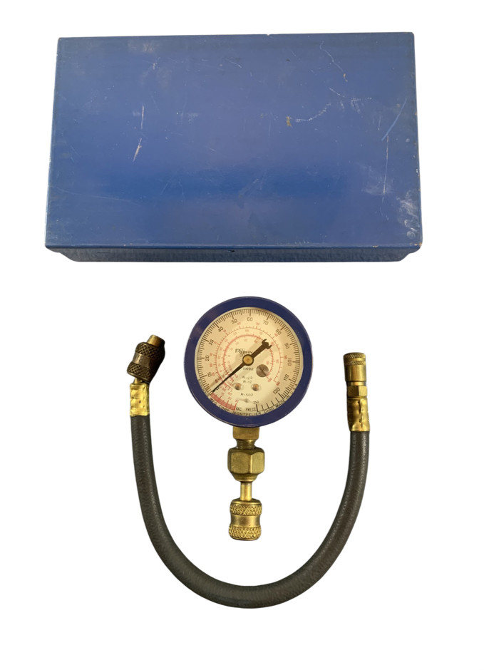 ROBINAIR USA 11692 0-250 PSI 0-30 In Hg r-22 r-12 r-502 in metal box ROBINAIR USA 11692 0-250 PSI 0-30 In Hg r-22 r-12 r-502 in metal box