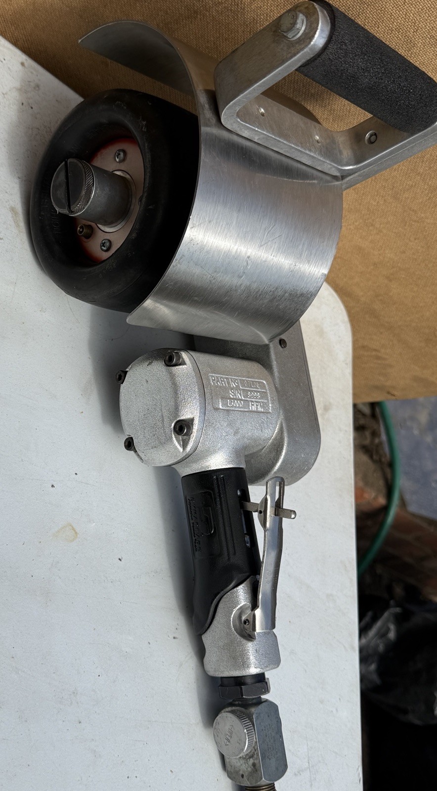 Dynabrade Dynisher 50730 Pneumatic Air Operated Finishing Tool Low Use