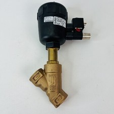 Burkert 468183 Type 2000 A PTFE Kv 18 232PSI Angle Seat Valve picture