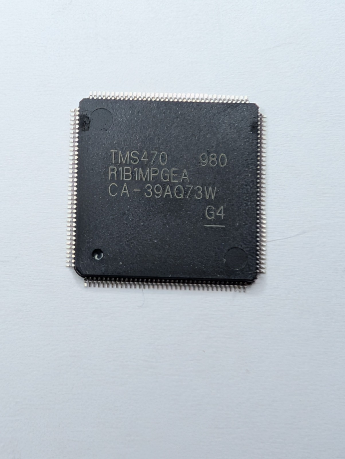 LOT OF 16 TMS470R1B1MPGEA Texas Instruments ARM7 MCU IC 144-LQFP NOS LOT OF 16 TMS470R1B1MPGEA Texas Instruments ARM7 MCU IC 144-LQFP NOS