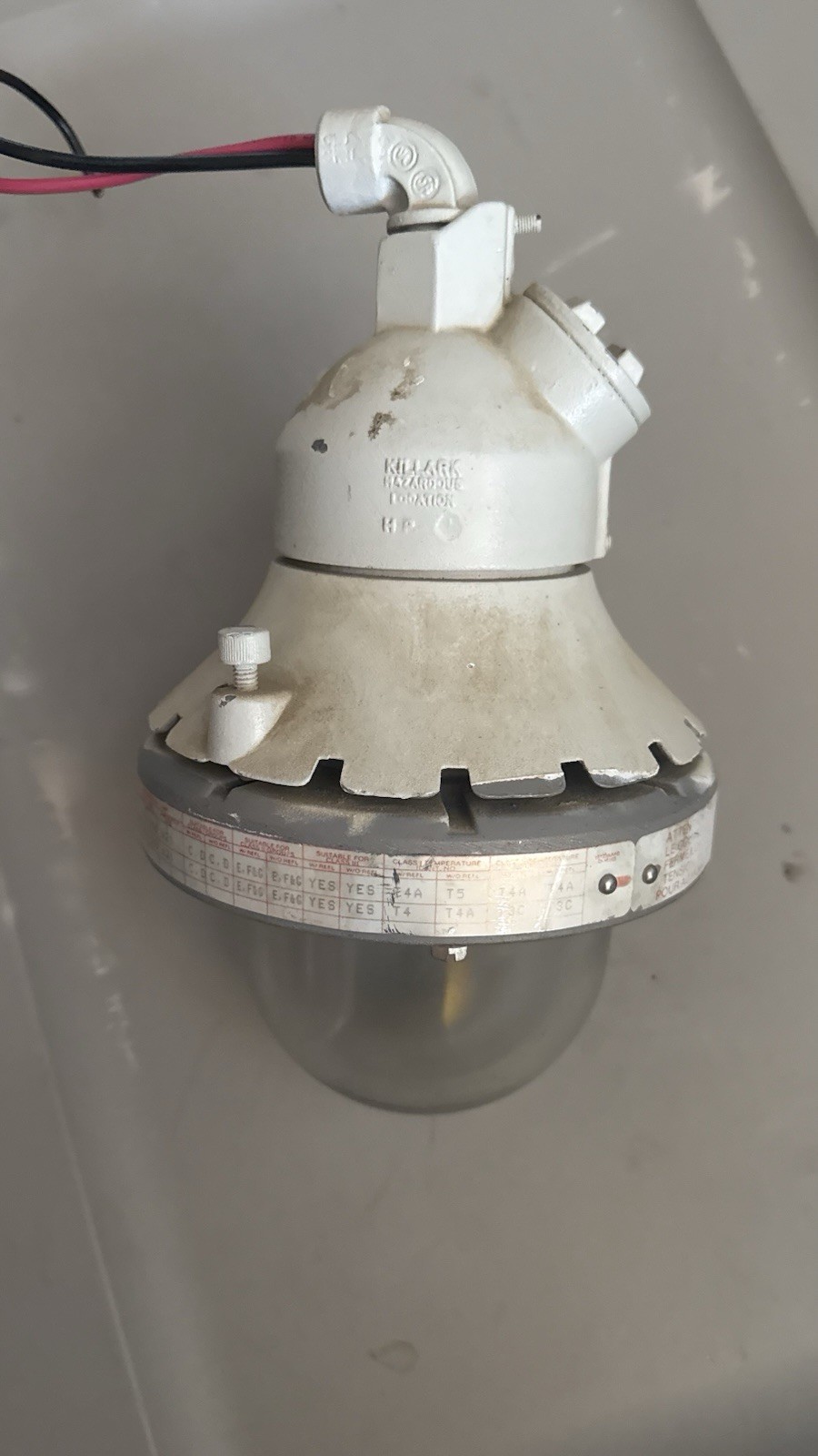 Vintage Killark HR-100-150 Explosion Proof Light Fixture 250 Max volts Vintage Killark HR-100-150 Explosion Proof Light Fixture 250 Max volts