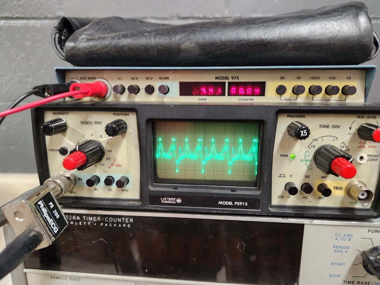 VU-DATA Corp OSCILLOSCOPE Model PS915/975 Mini Scope DMM Combo With Tech Manual