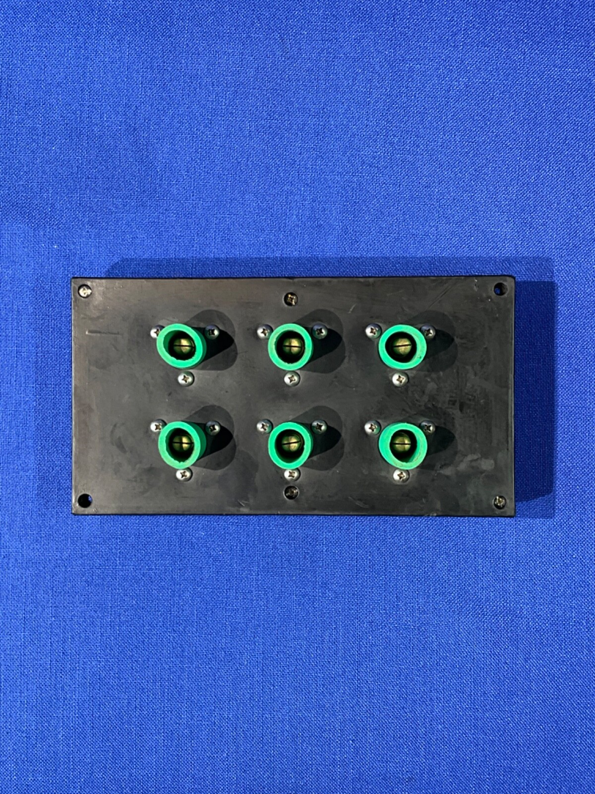 (6 in panel) Leviton Green 15 Series Male Cam Plug Receptacle 125A 15R21-TG (6 in panel) Leviton Green 15 Series Male Cam Plug Receptacle 125A 15R21-TG