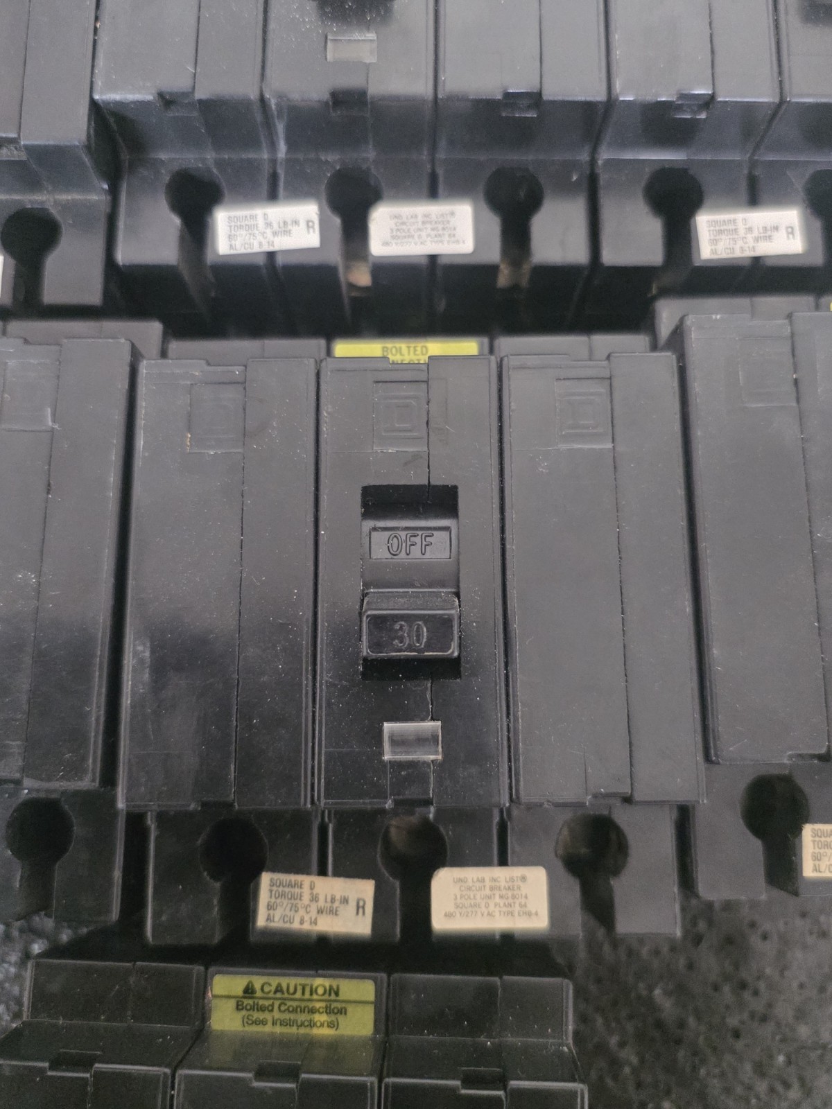 EHB34030 SQUARE D USED NO CHIPS OR CRACKS (13 AVAILABLE) EHB34030 SQUARE D USED NO CHIPS OR CRACKS (13 AVAILABLE)
