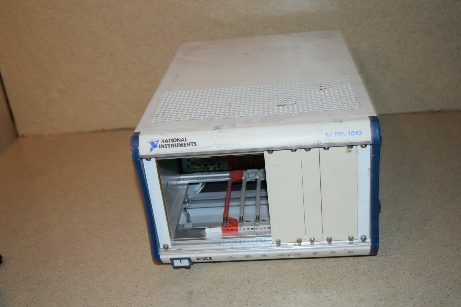 NATIONAL INSTRUMENTS NI PXI-1042 MAINFRAME CHASSIS (EHM)