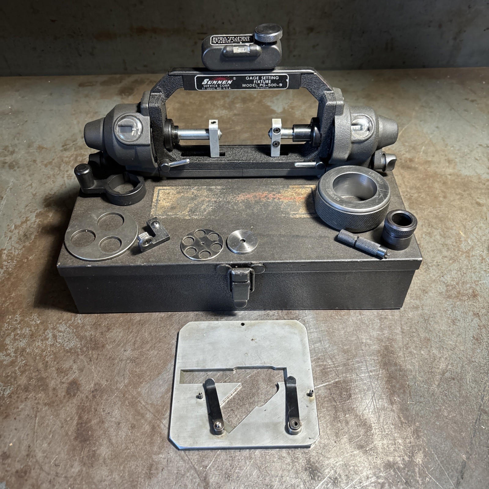 Vintage Sunnen PG-500-S Gage Setting Fixture Original Case Untested Vintage Sunnen PG-500-S Gage Setting Fixture Original Case Untested