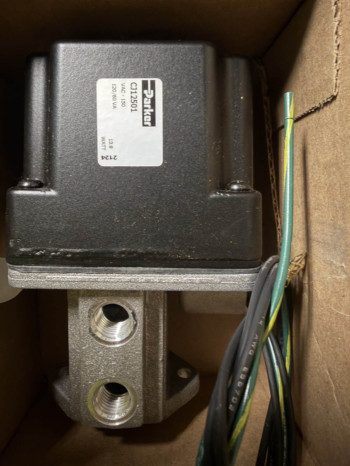 NEW NO BOX PARKER  SOLENOID VALVE CJ12501 VAC-150 120 VOLTS