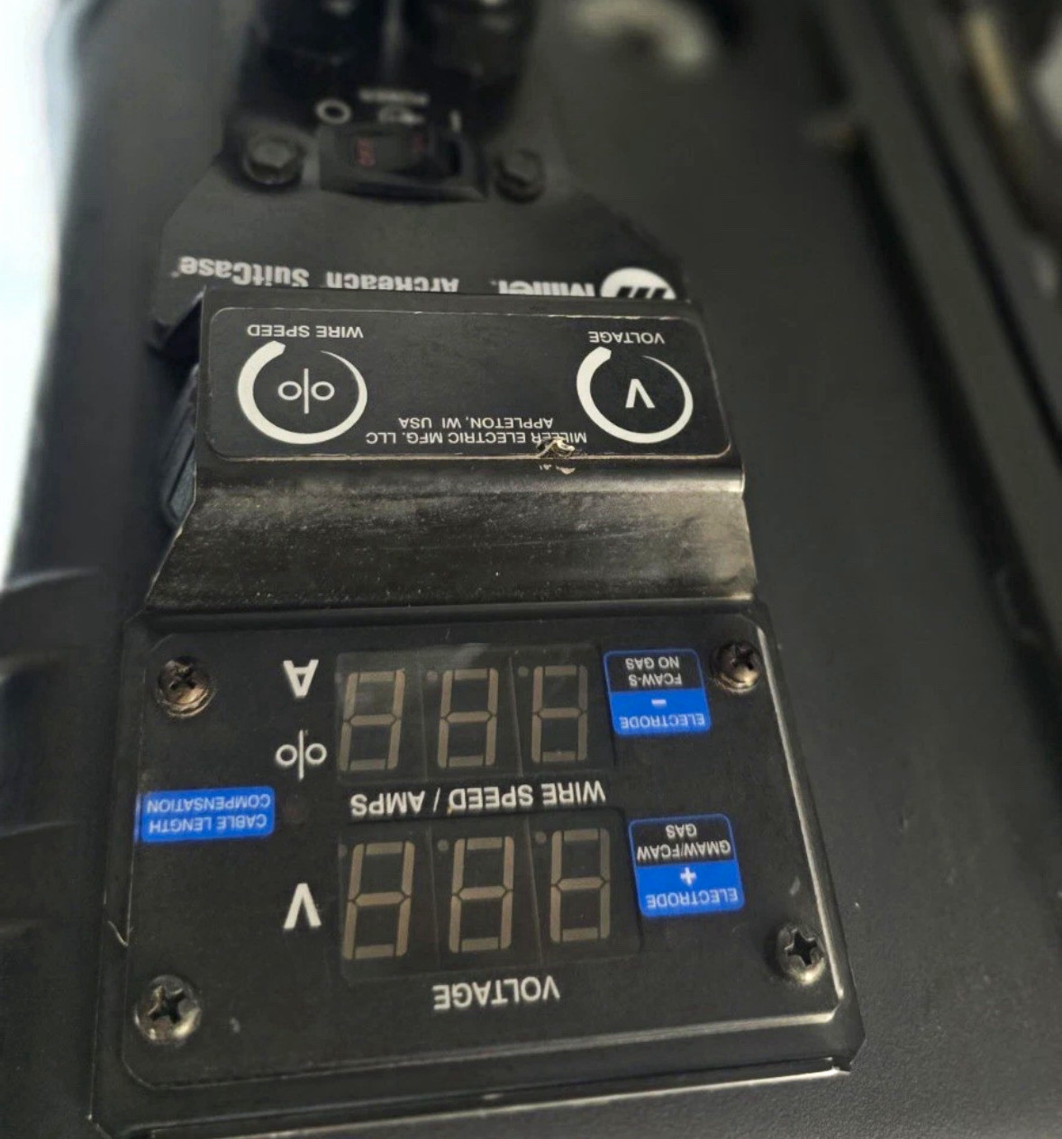 Miller ArcReach SuitCase 12 MIG Wire Feed Welder w/ Gas/Gasless, Cable Comp