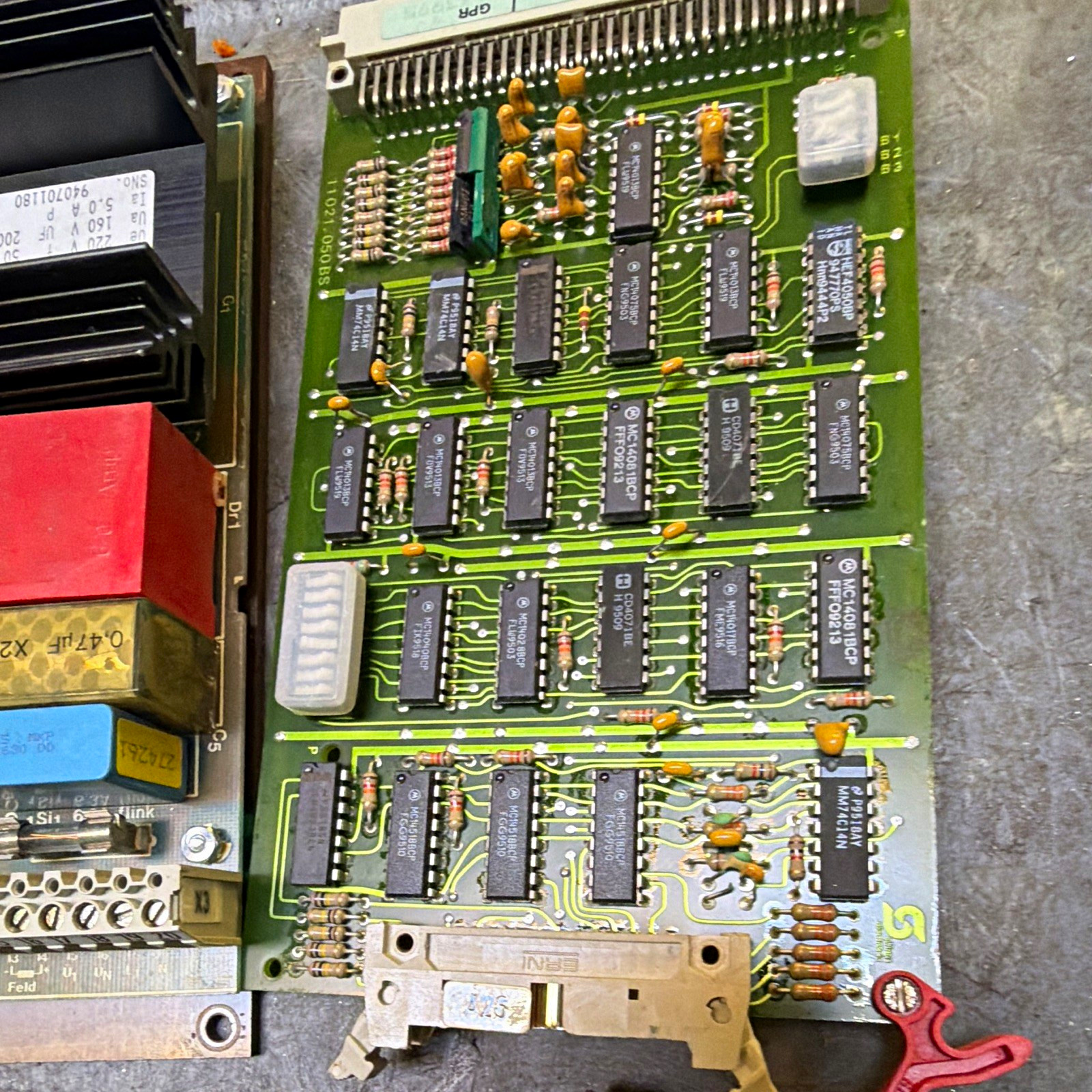 MBO 71021.050 circuit board. Feed counter controller vacuum. MBO 71021.050 circuit board. Feed counter controller vacuum.