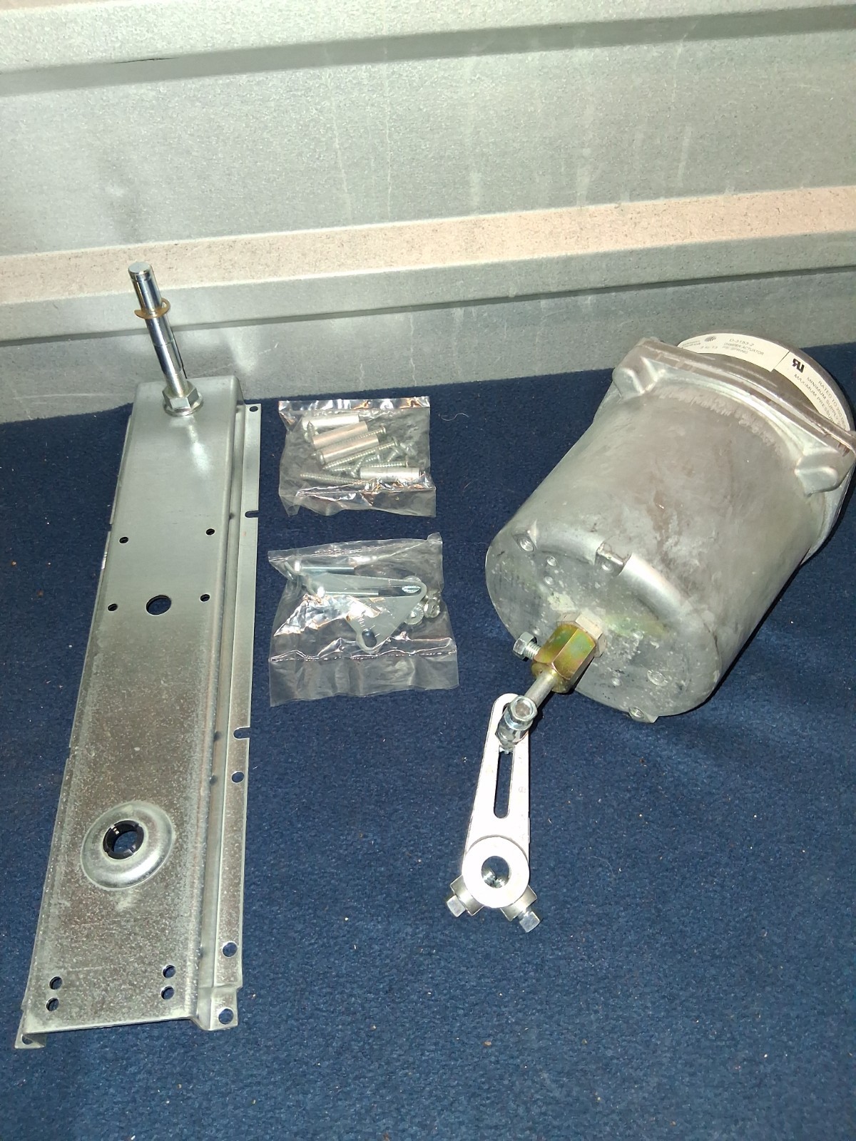 Johnson Controls Damper Actuator D-3153-2 NEW Johnson Controls Damper Actuator D-3153-2 NEW