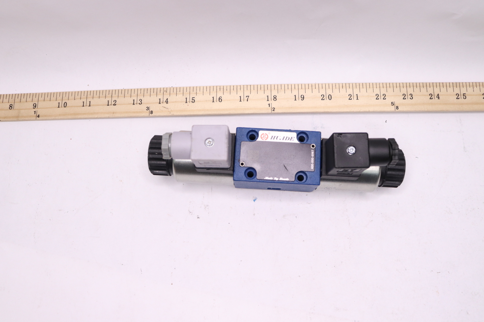 Huade Spool Valve 110 V AC 4WE6E61B/CG12N974 Huade Spool Valve 110 V AC 4WE6E61B/CG12N974