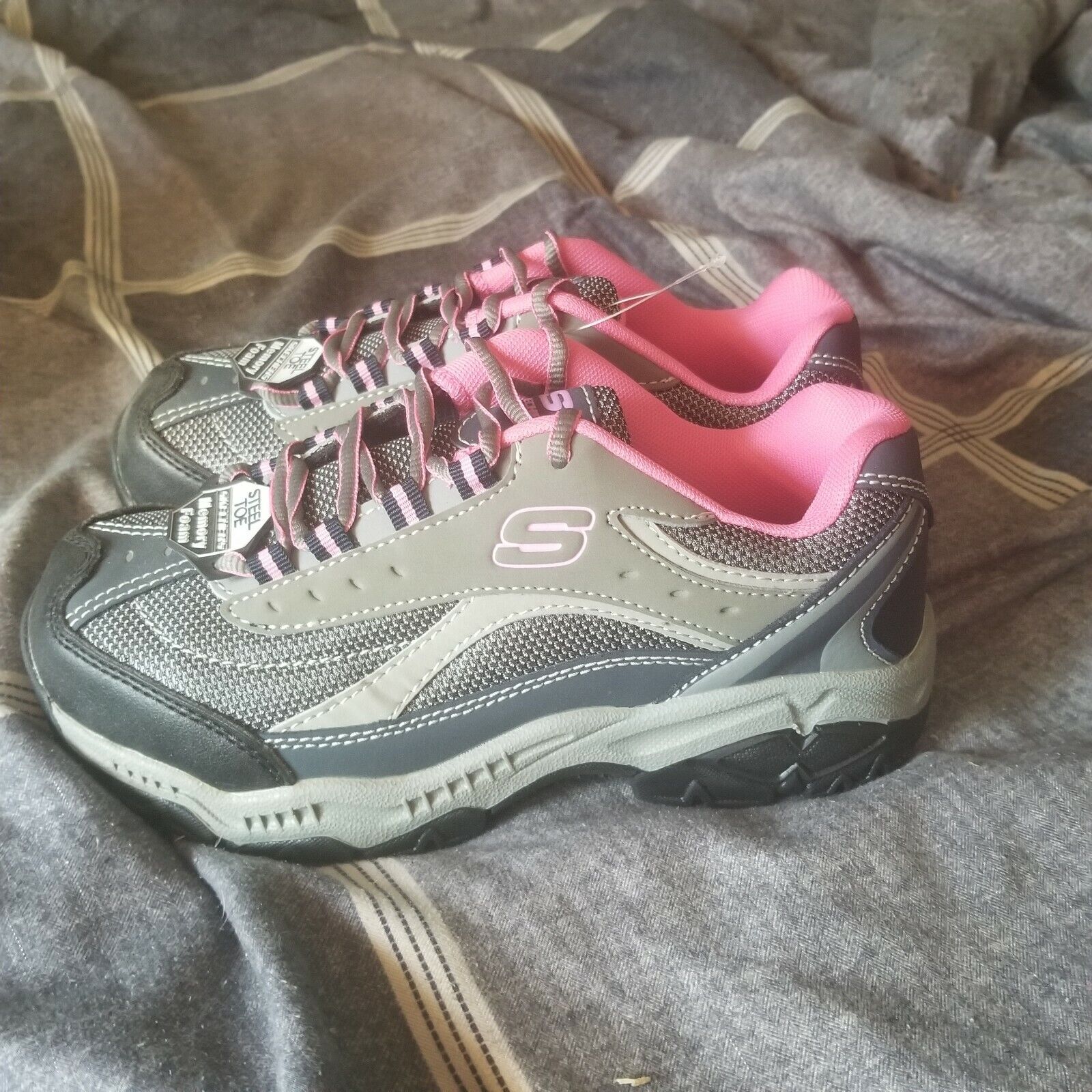 Skechers Womens Size 7.5 Gray Pink Work Steel Toe Slip Resist Memory Foam Shoes