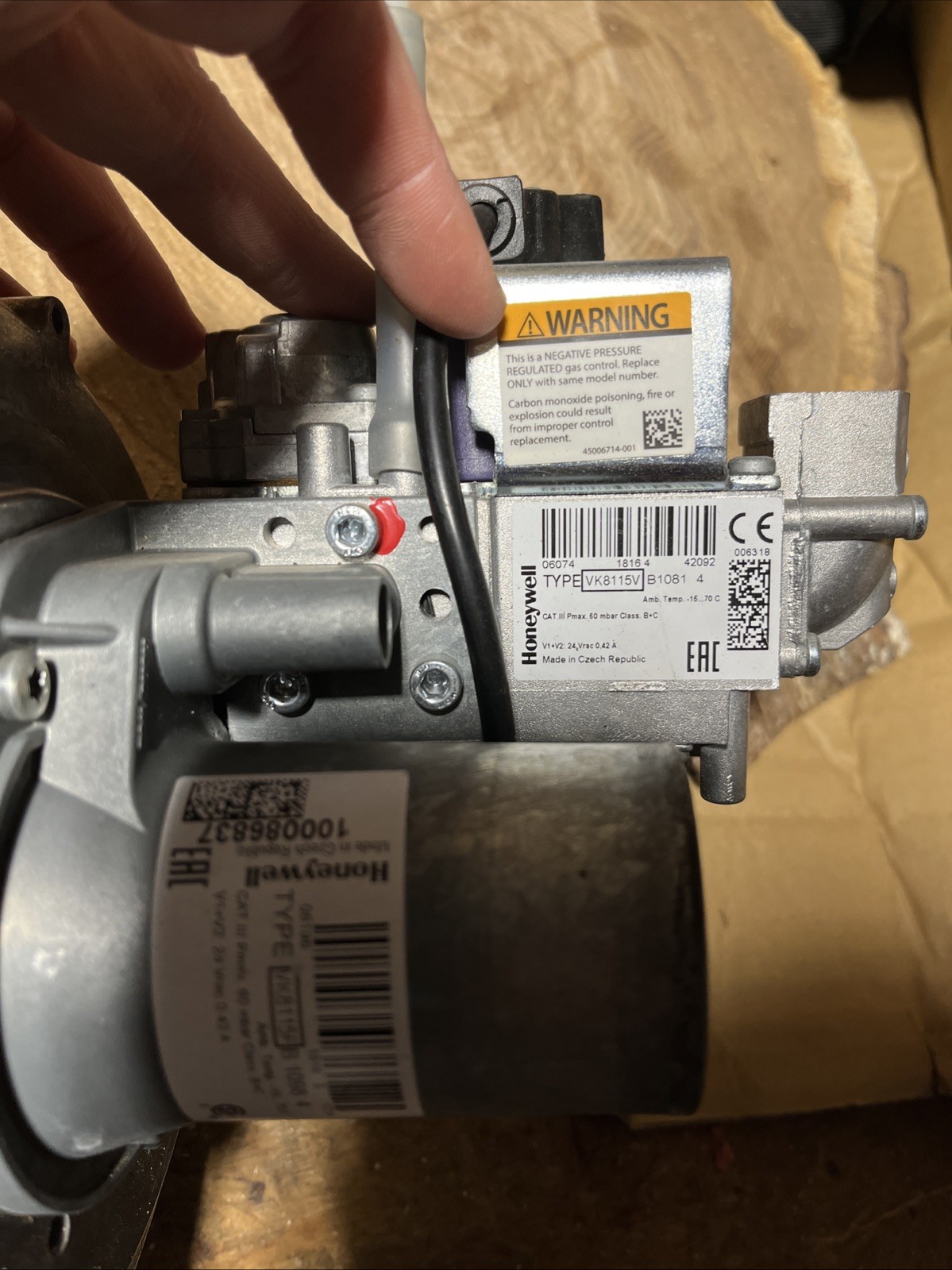 RESIDEO 100187874 LOCHINVAR/ A.O. SMITH NATURAL GAS VALVE ASSY 100086837