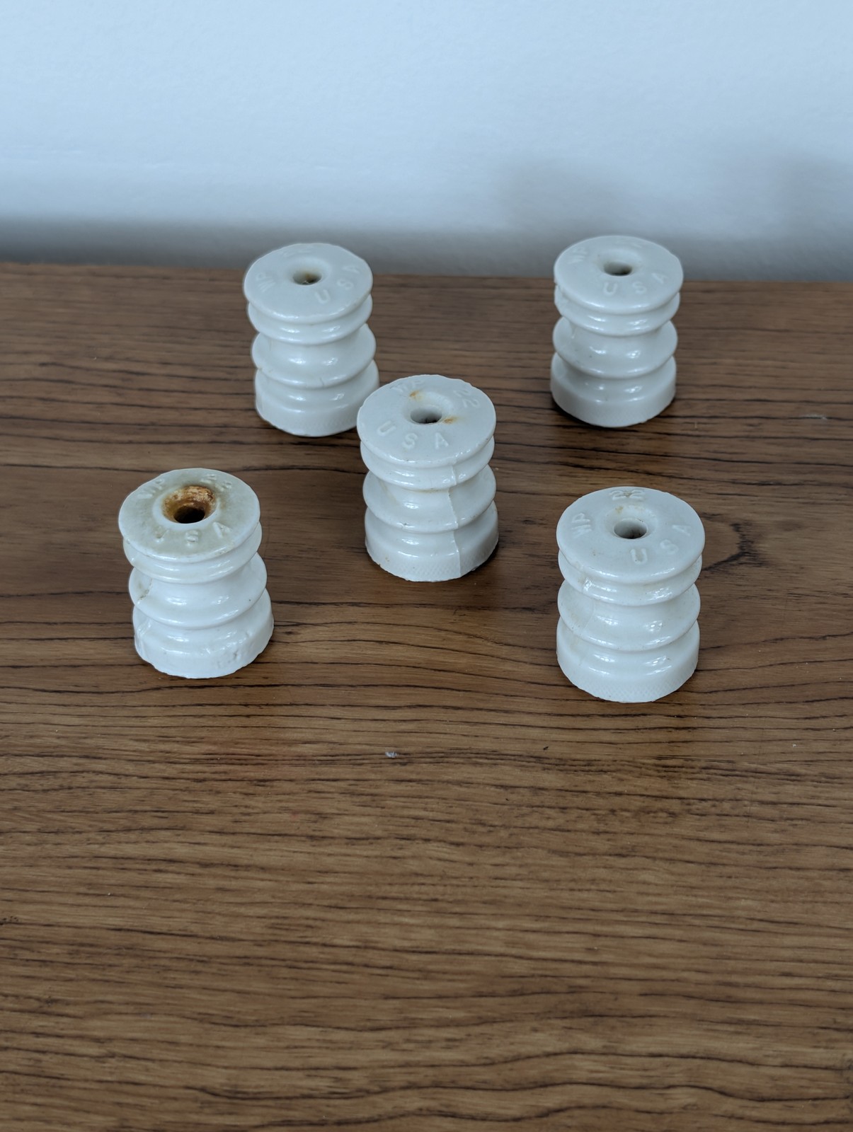 5x Vintage WP 22 Porcelain Insulators Spool Knobs Wire Cable Management USA 5x Vintage WP 22 Porcelain Insulators Spool Knobs Wire Cable Management USA