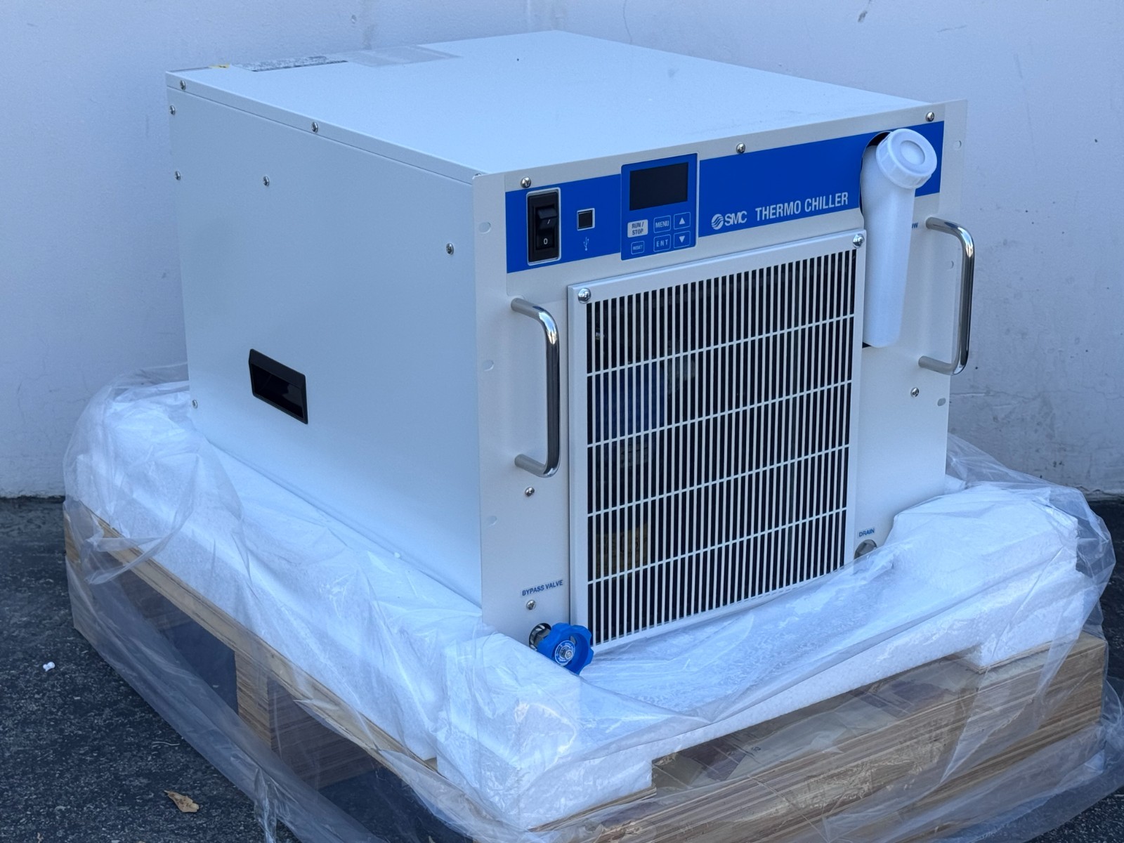 SMC HRR030-AN-20 Air Cooled Refrigeration Thermo Chiller 3000W Rack ...