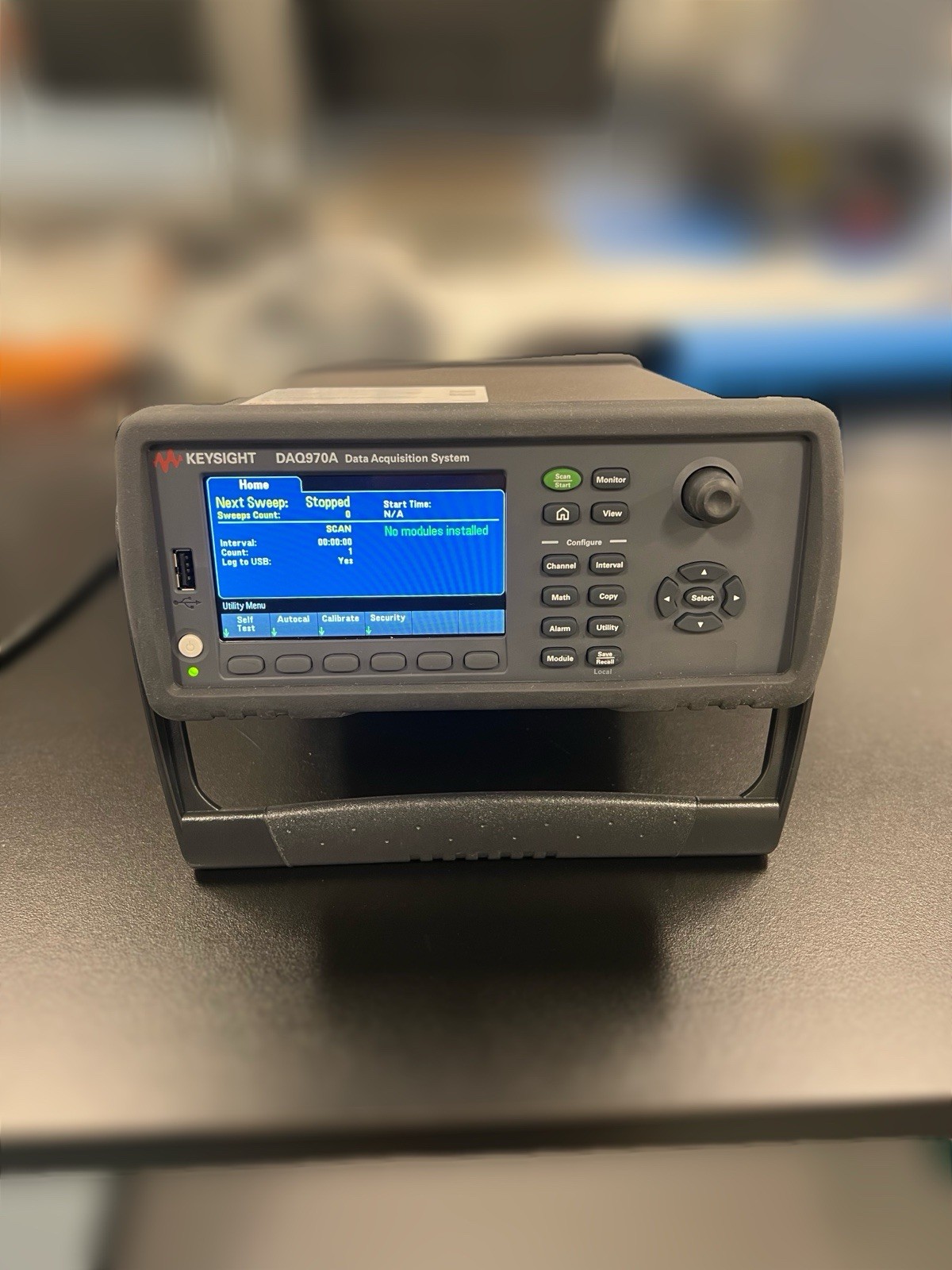 Keysight DAQ970A Data Acquisition System Mainframe TESTED PASS No Modules