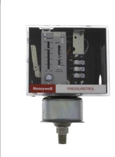 HONEYWELL L91B1035 Pressuretrol® Controllers Modulating 0 psi to 15 psi picture