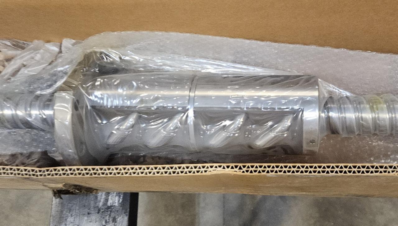 New Tsubaki 50TTFC20-1240C5 Precision Ground Ball Screw 50mm Dia x 1240mm Long New Tsubaki 50TTFC20-1240C5 Precision Ground Ball Screw 50mm Dia x 1240mm Long