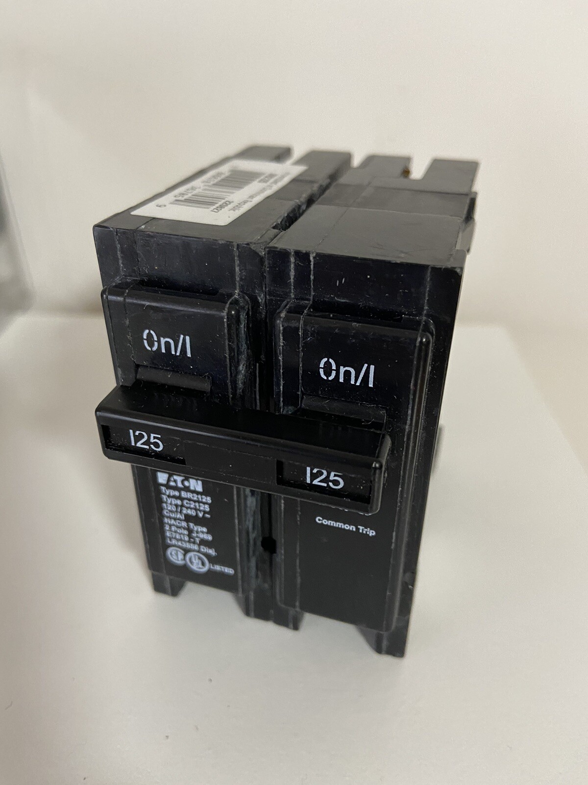 Eaton BR 2125 125Amp Double Pole Standard Trip Circuit Breaker Eaton BR 2125 125Amp Double Pole Standard Trip Circuit Breaker