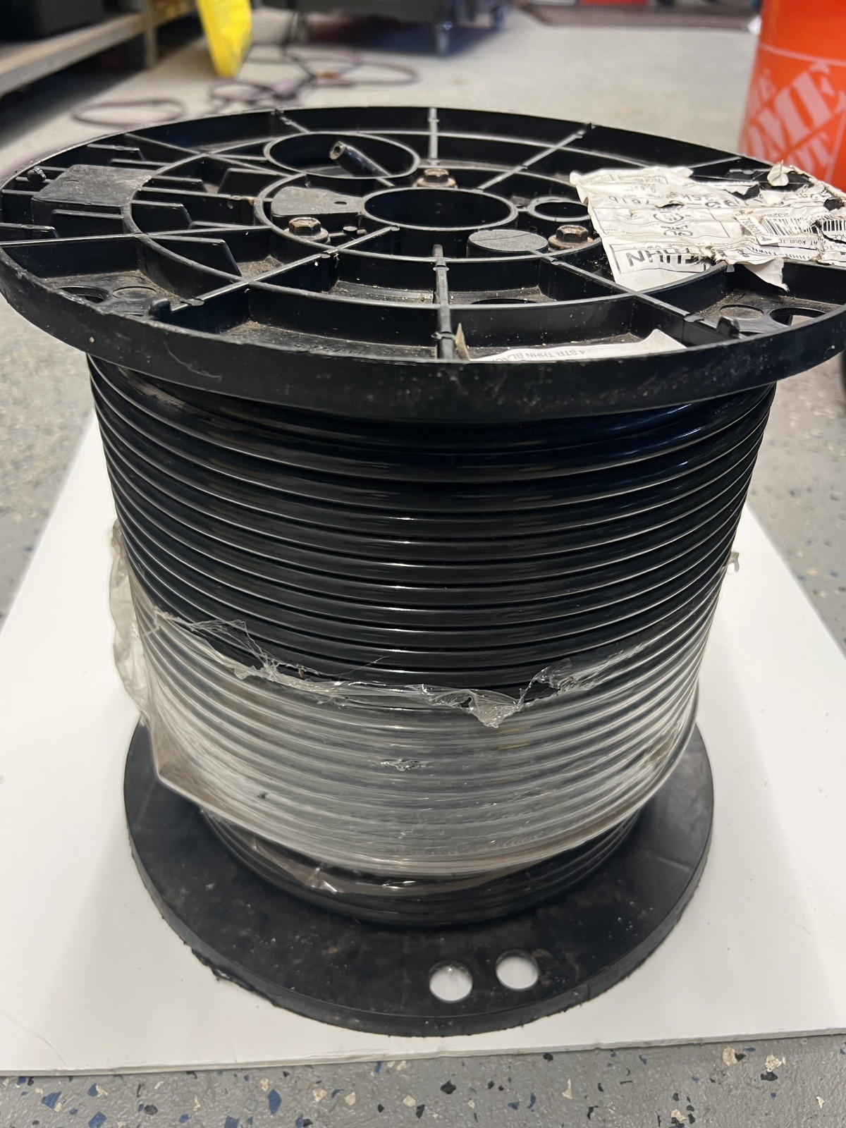 Southwire SIMpull 500-ft 4 -AWG Black Stranded Copper THHN wire Southwire SIMpull 500-ft 4 -AWG Black Stranded Copper THHN wire