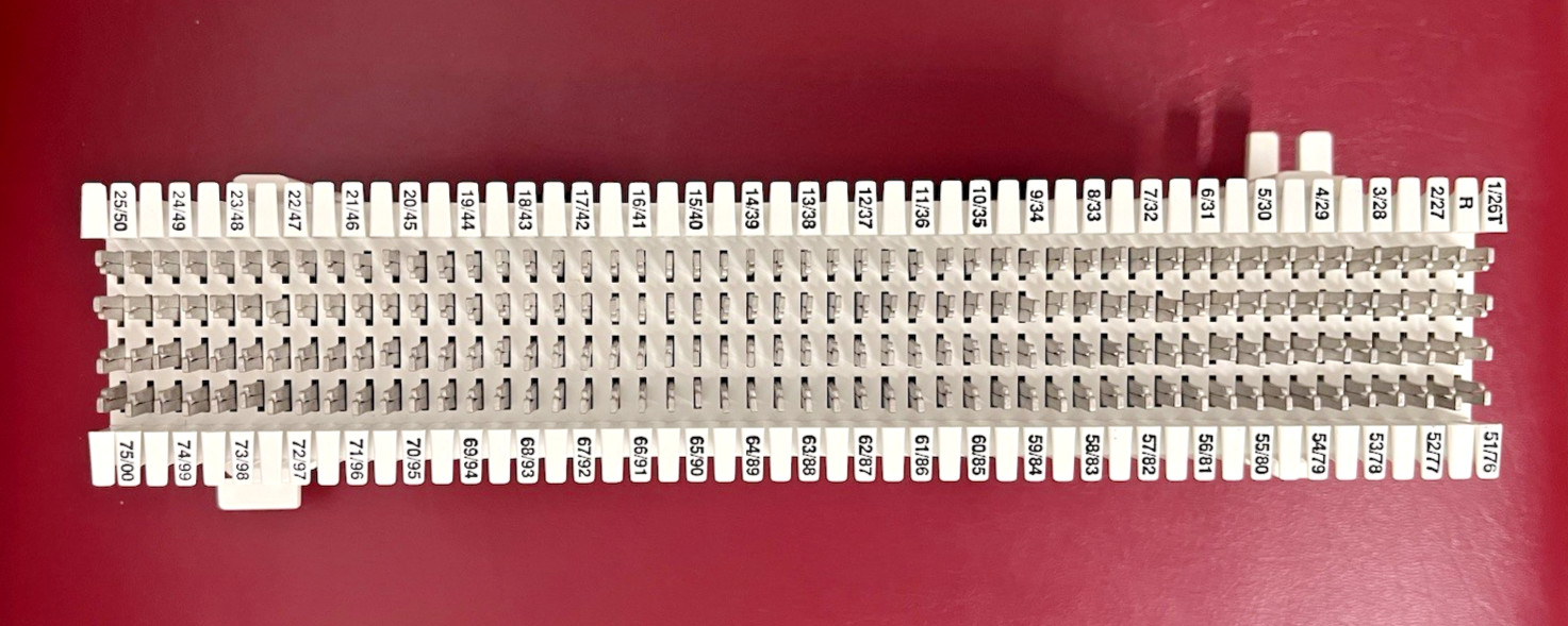 SIEMON M4-4WB Prewired Block, S66, M Series S89D, 4x50, 50 Pair, Wire Wrapped. SIEMON M4-4WB Prewired Block, S66, M Series S89D, 4x50, 50 Pair, Wire Wrapped.