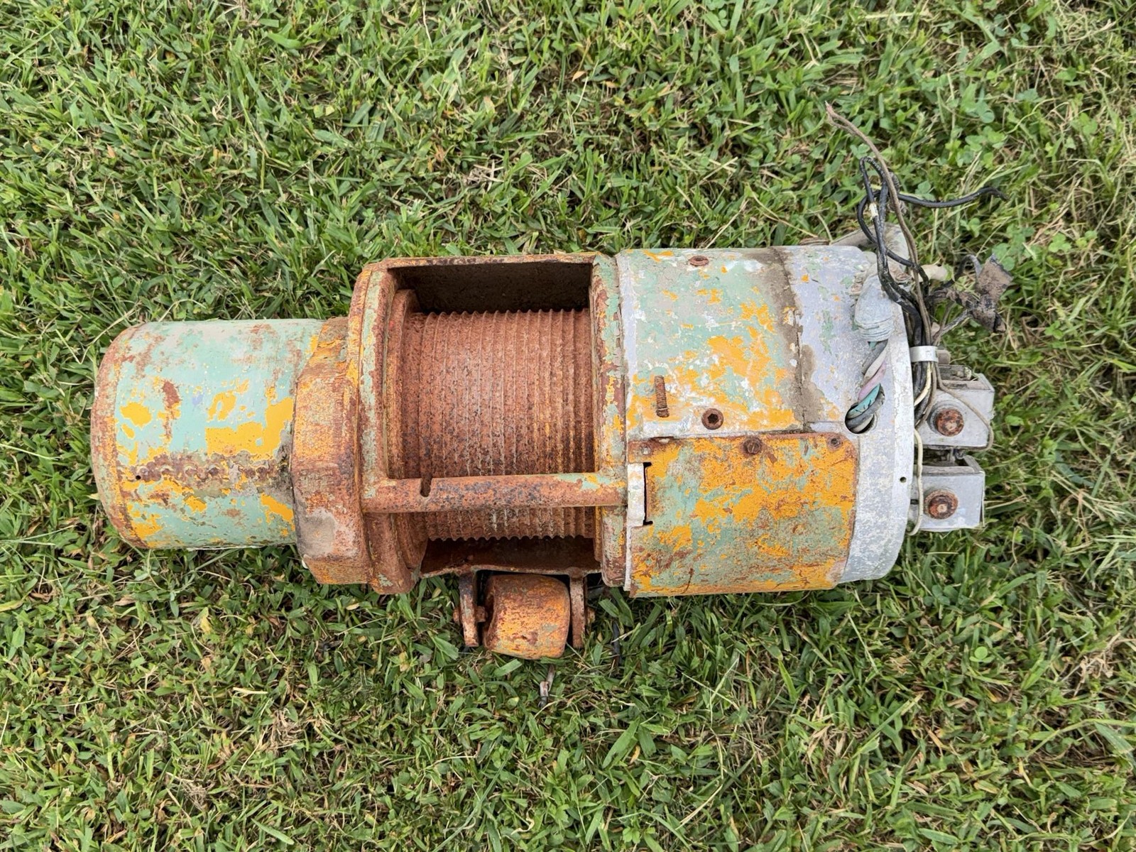 Vintage Wright Hoist Electric Winch Motor Rusty Green Yellow USA Untested Vintage Wright Hoist Electric Winch Motor Rusty Green Yellow USA Untested