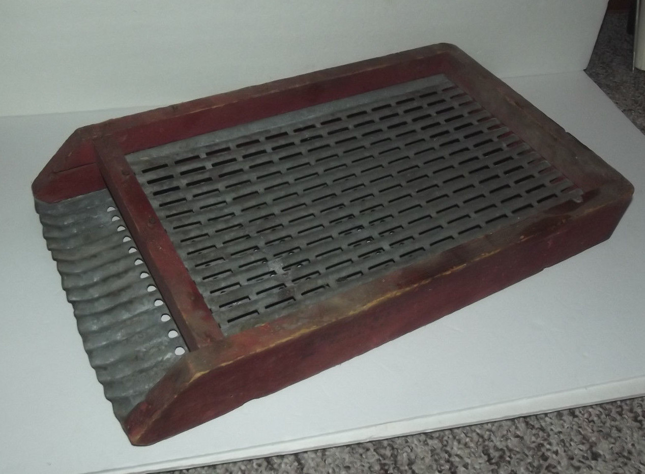 NEAT VINTAGE FARM DECOR PIECE - HERSCHEL MFG PEORIA IL CORN OR OAT SIFTER NEAT VINTAGE FARM DECOR PIECE - HERSCHEL MFG PEORIA IL CORN OR OAT SIFTER