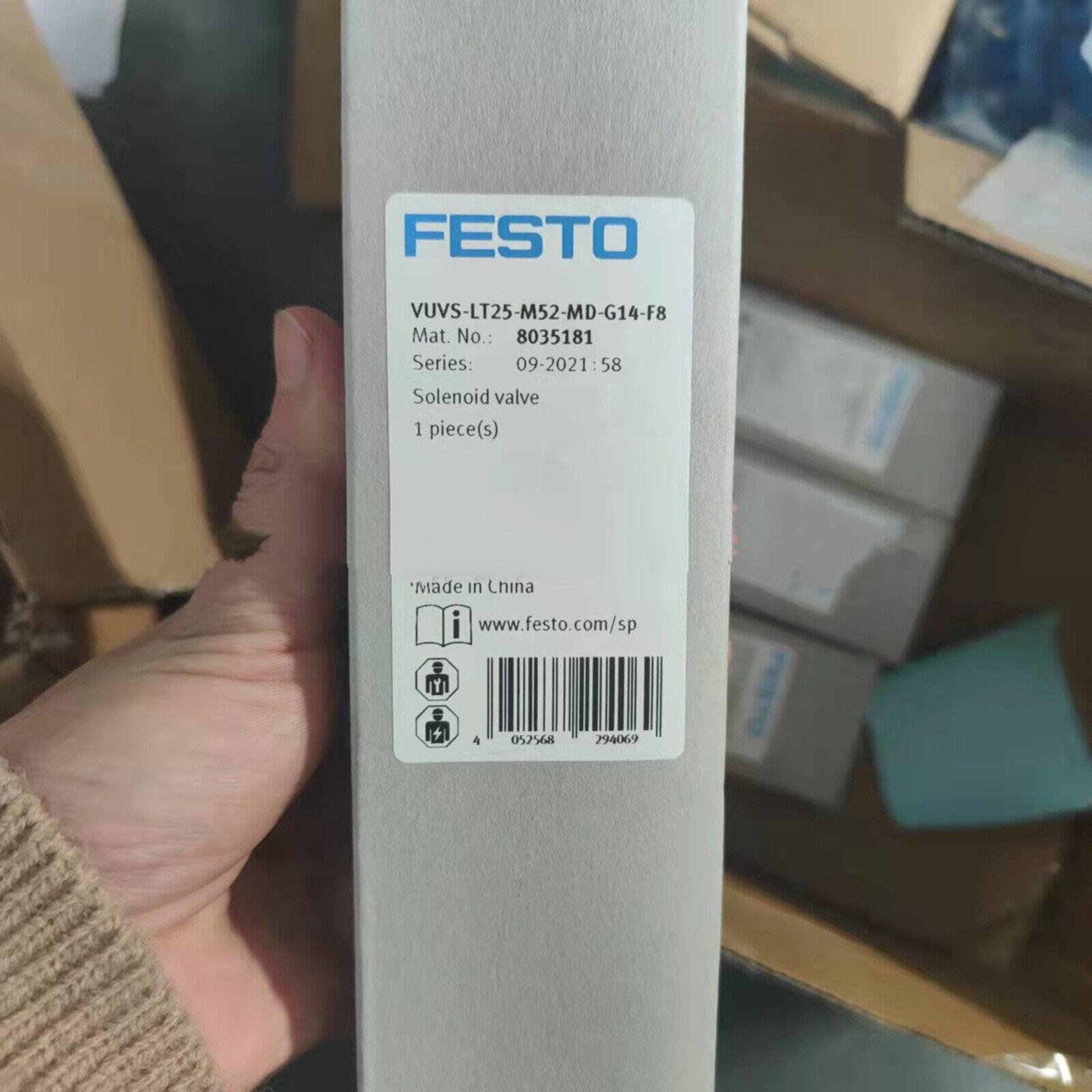 one new festo for solenoid valve VUVS-LT25-M52-MD-G14-F8 8035181