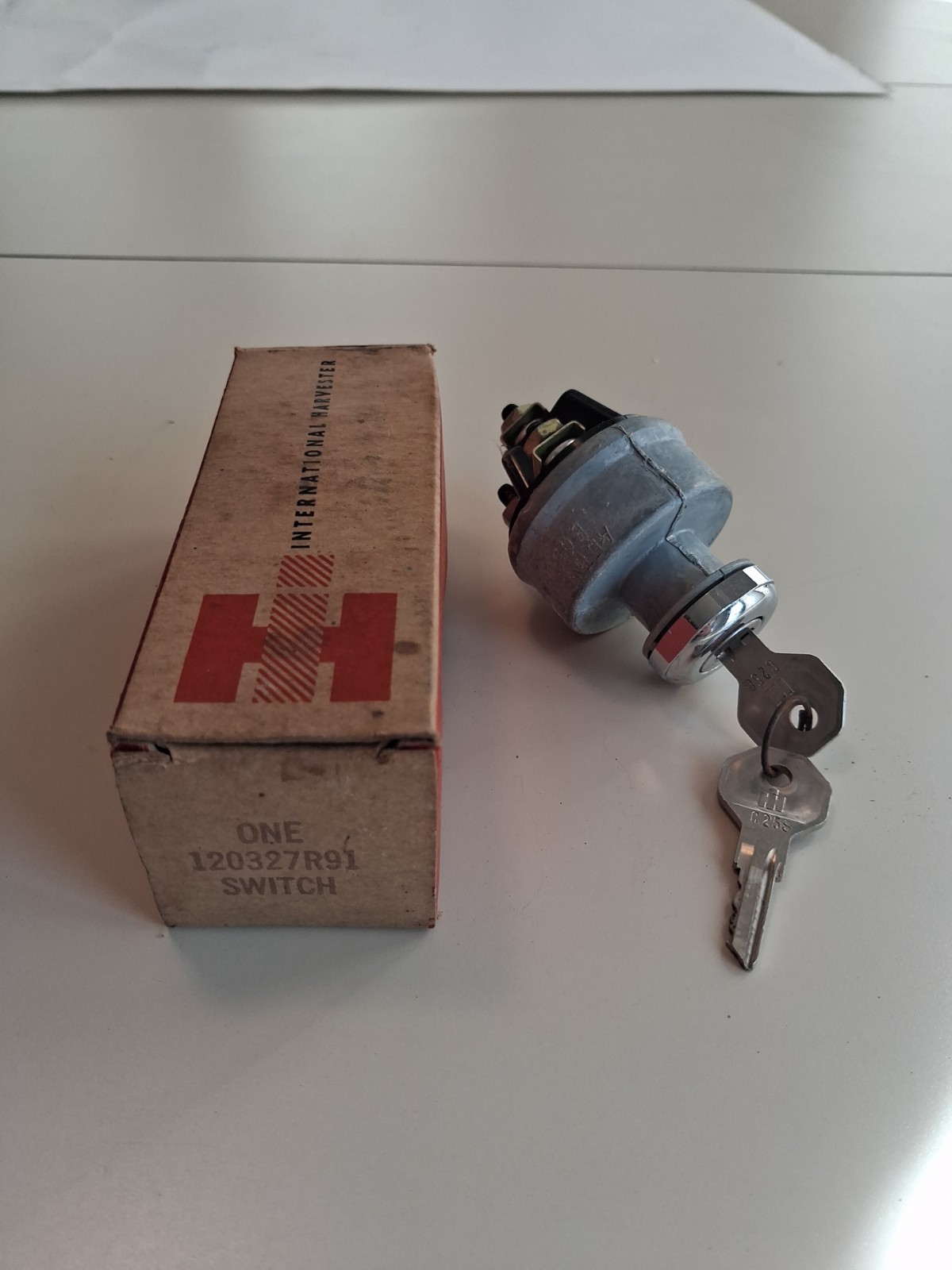 NOS Ignition Switch 120327r91 international Harvester With 2 Keys Starter Switch NOS Ignition Switch 120327r91 international Harvester With 2 Keys Starter Switch