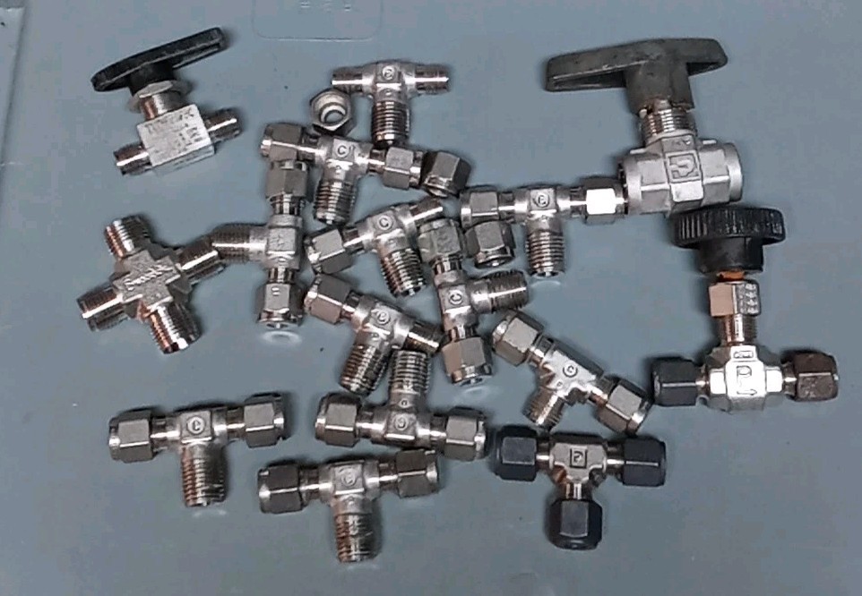 Swagelok Parker Whitey Crawford Tubing Fittings Valves Bodies Used Mixed Lot Swagelok Parker Whitey Crawford Tubing Fittings Valves Bodies Used Mixed Lot
