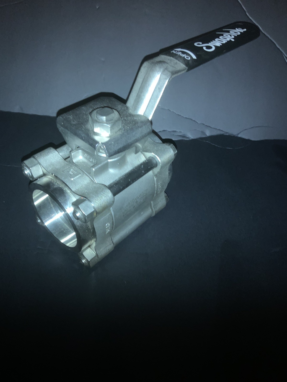 New  Swagelok Ball Valve SS-68TDVSW32P