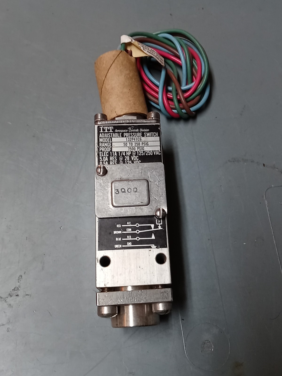 ITT Neo Dyn 132P41C6 Adjustable Pressure Switch Range 50 To 250 PSIG New 