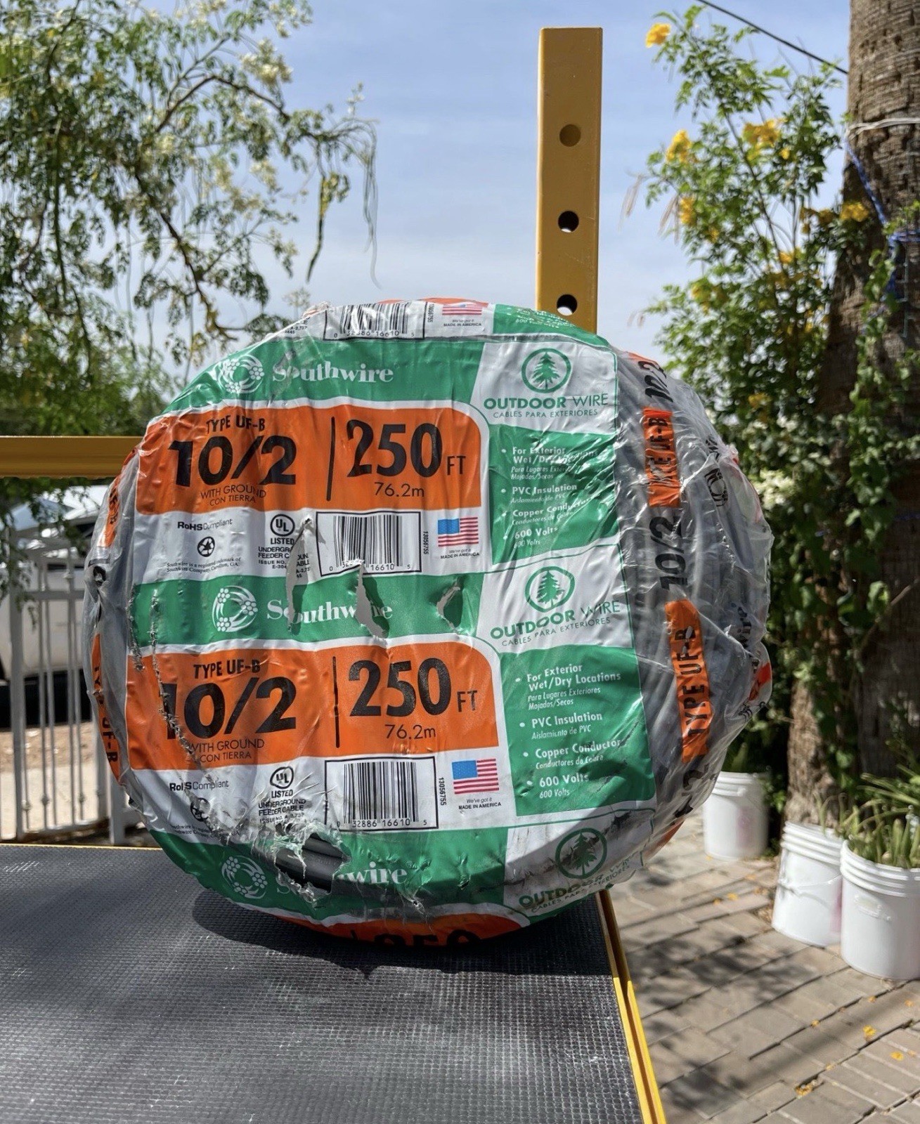 Southwire 250-ft 10/2 Solid UF-B Wire with Ground By-The-Roll (13056755) New Southwire 250-ft 10/2 Solid UF-B Wire with Ground By-The-Roll (13056755) New