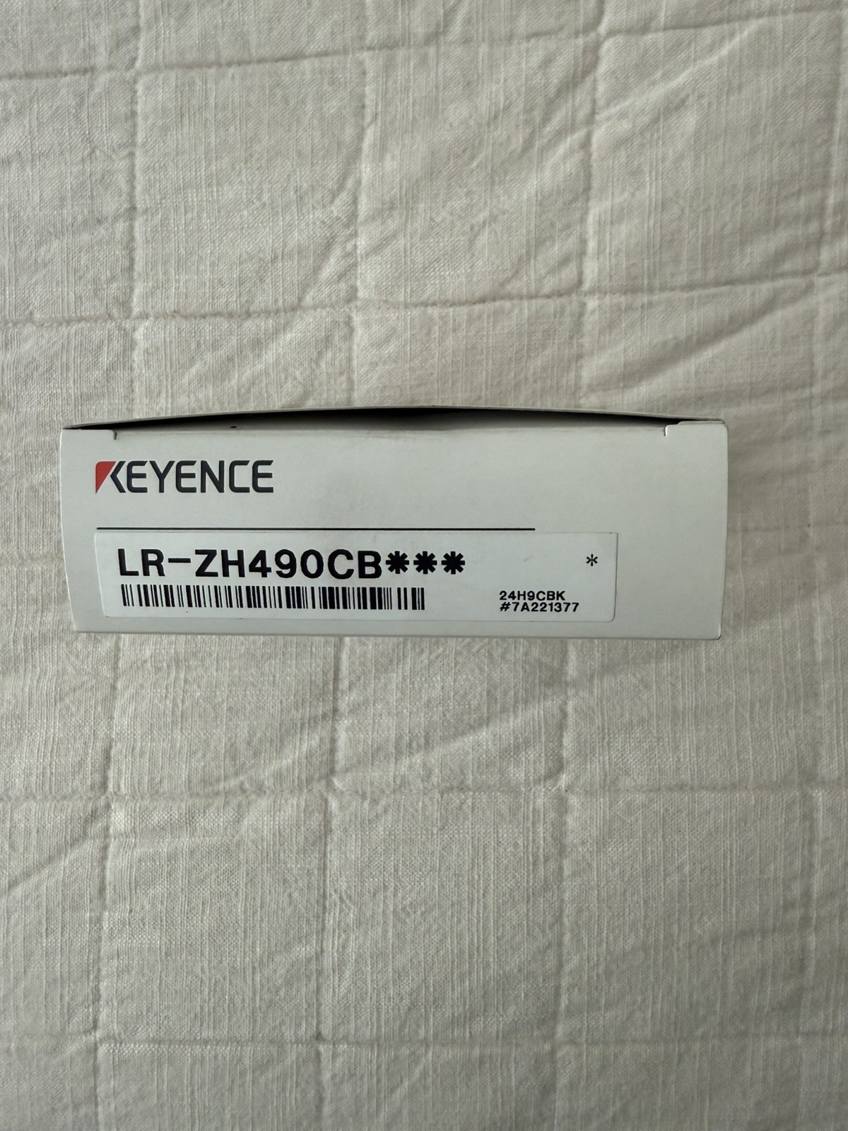 New in Box Keyence LR-ZH490CB Self contained CMOS Laser Sensor New in Box Keyence LR-ZH490CB Self contained CMOS Laser Sensor