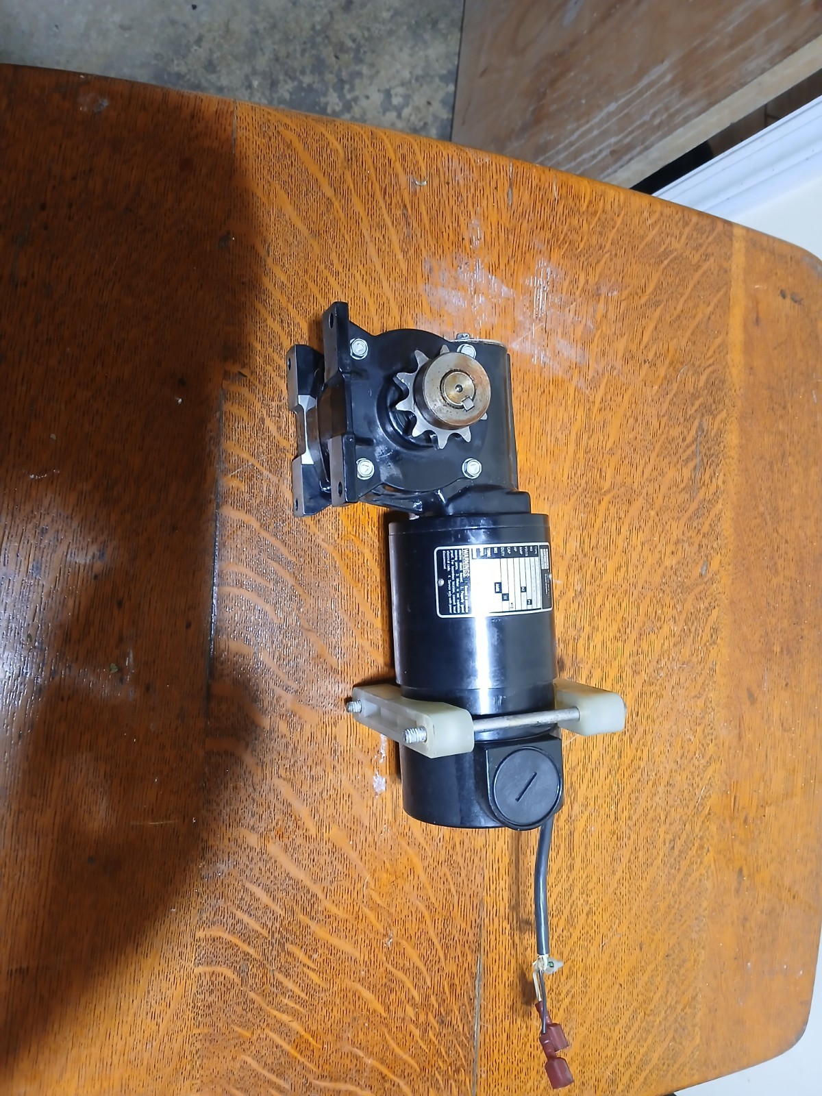 Bodine 32Y5BEPM-5F Gearmotor 90V DC 1/7HP 60:1 Quinton ClubTrack Incline Bodine 32Y5BEPM-5F Gearmotor 90V DC 1/7HP 60:1 Quinton ClubTrack Incline