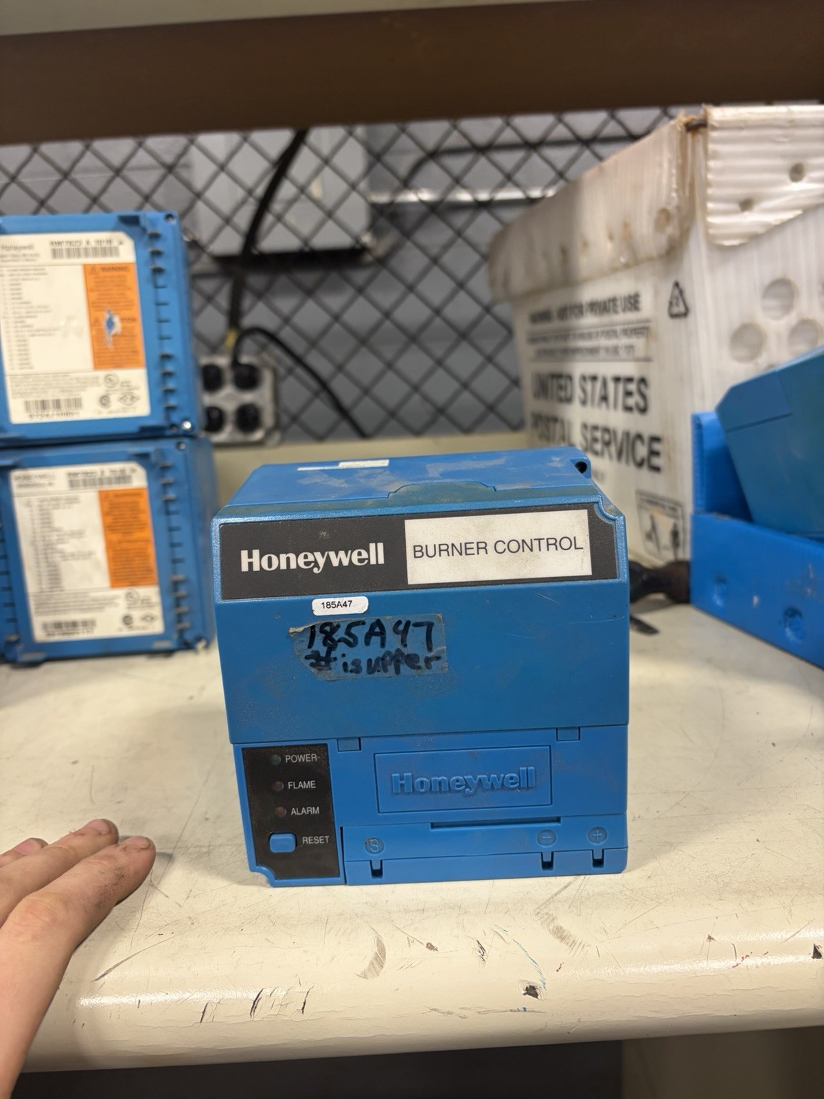 Honeywell RM7823 A 1016 Burner Control w/ Ultraviolet Flame Amplifier USED