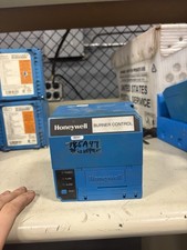 Honeywell RM7823 A 1016 Burner Control w/ Ultraviolet Flame Amplifier USED picture
