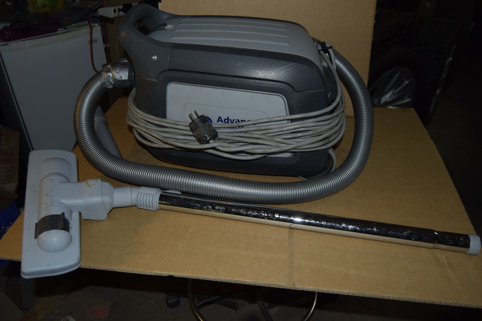 Nilfisk GD-2000 Professional Vacuum Cleaner w/ Hose & Head TESTED WORKS GREAT Nilfisk GD-2000 Professional Vacuum Cleaner w/ Hose & Head TESTED WORKS GREAT