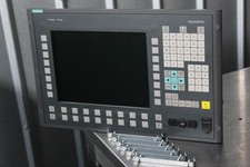 Siemens 6FC5203-0AF02-0AA1 Operator Panelfront + Enclosure Mount Brackets HMI picture