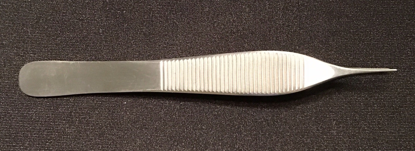 MAKE ME AN OFFER Micro Serrated Tissue Forceps.