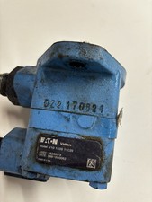 EATON Vickers MODEL:V10 1S3S 11C20 Hydraulic Pump picture