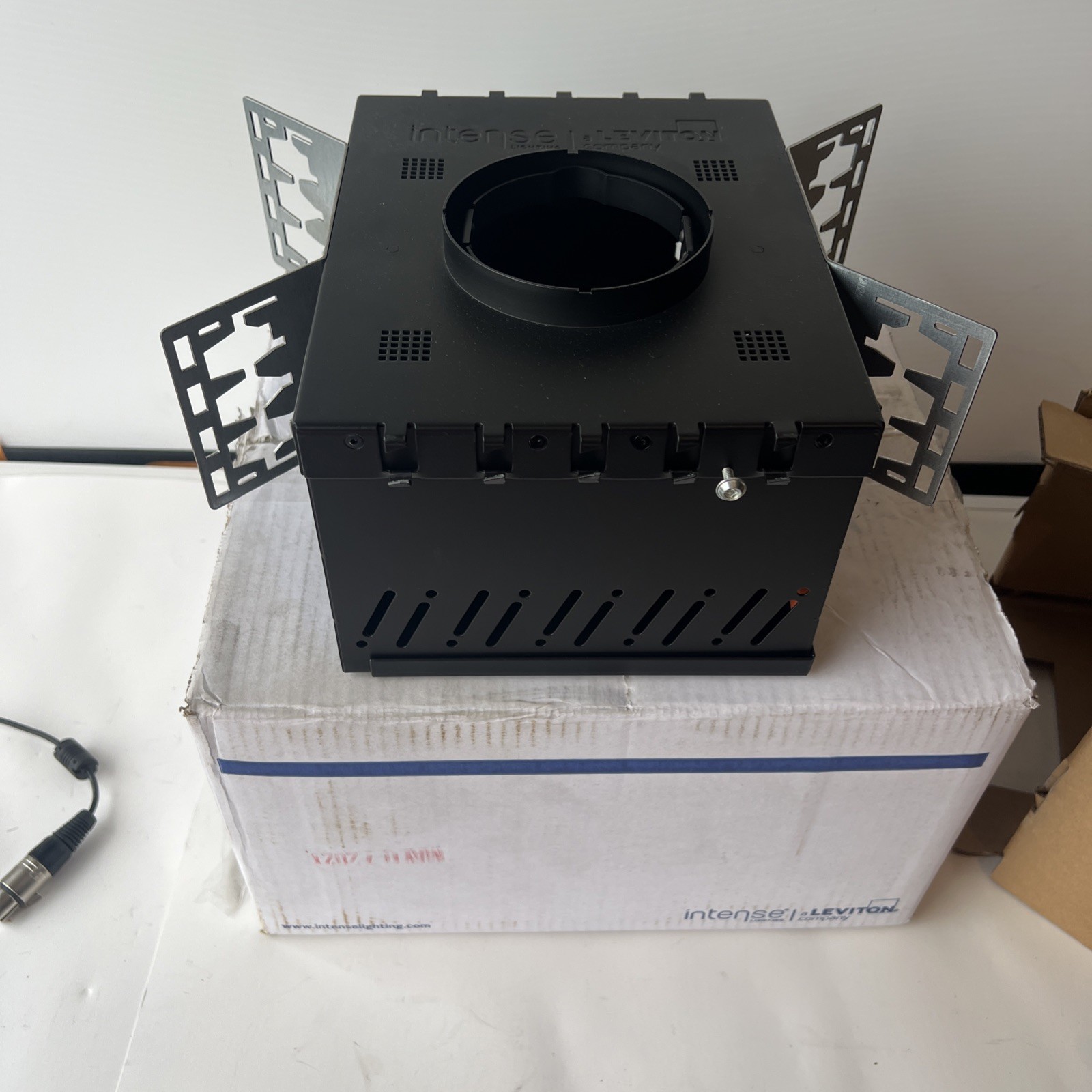Leviton Intense MXG2DRTR-NCL1D10127 3.5 Leviton Intense MXG2DRTR-NCL1D10127 3.5