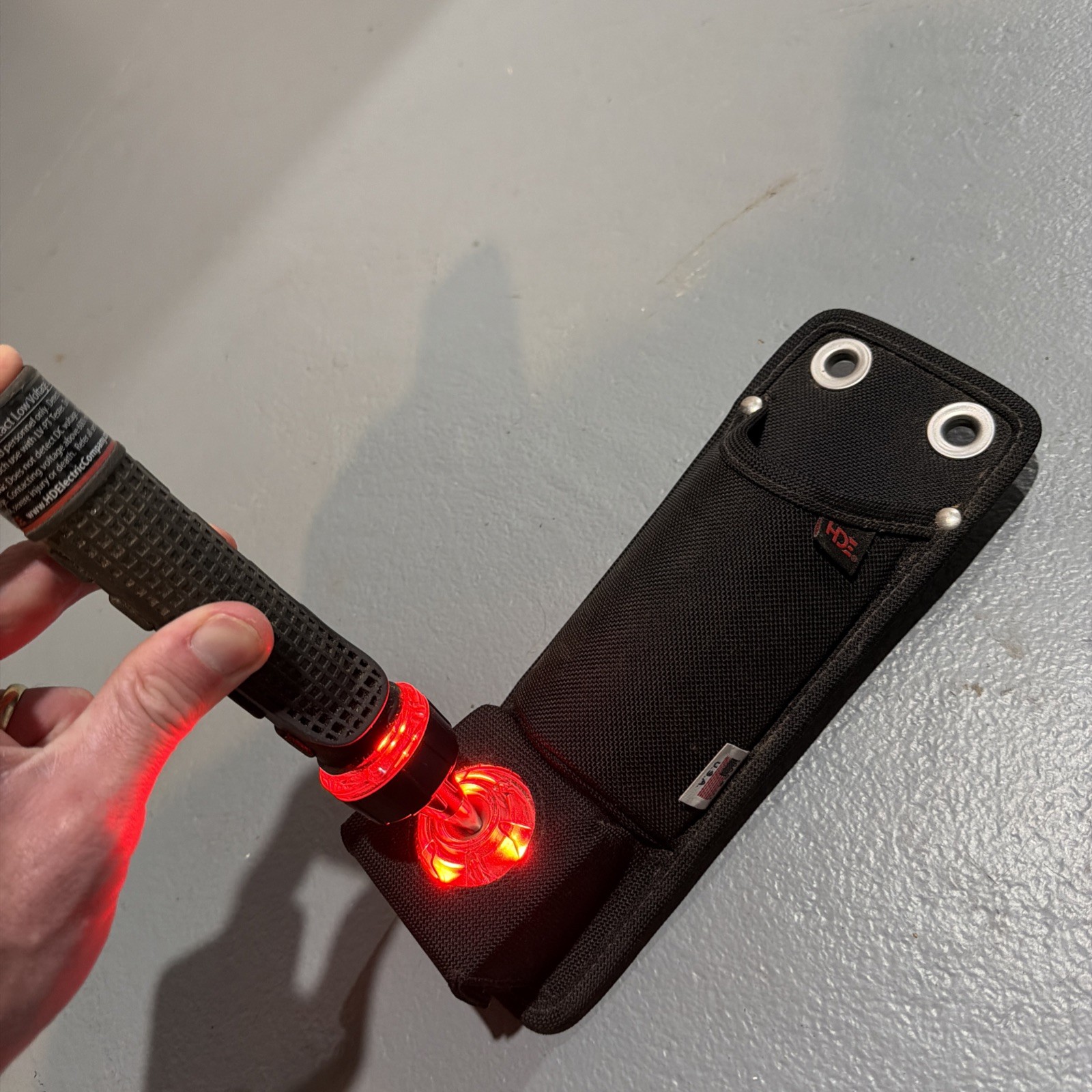 HD Electric HDE LV-5 Direct Contact Low Voltage Detector w/ Case HD Electric HDE LV-5 Direct Contact Low Voltage Detector w/ Case