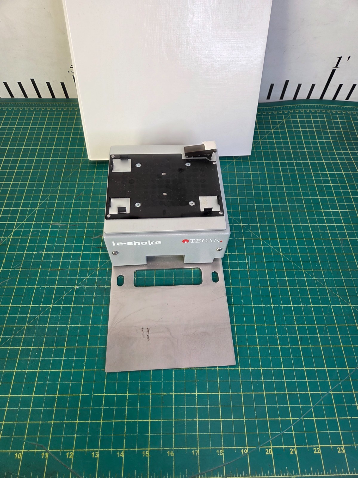 Tecan TE Shake On Plate W/Manual 10760723 Tecan TE Shake On Plate W/Manual 10760723